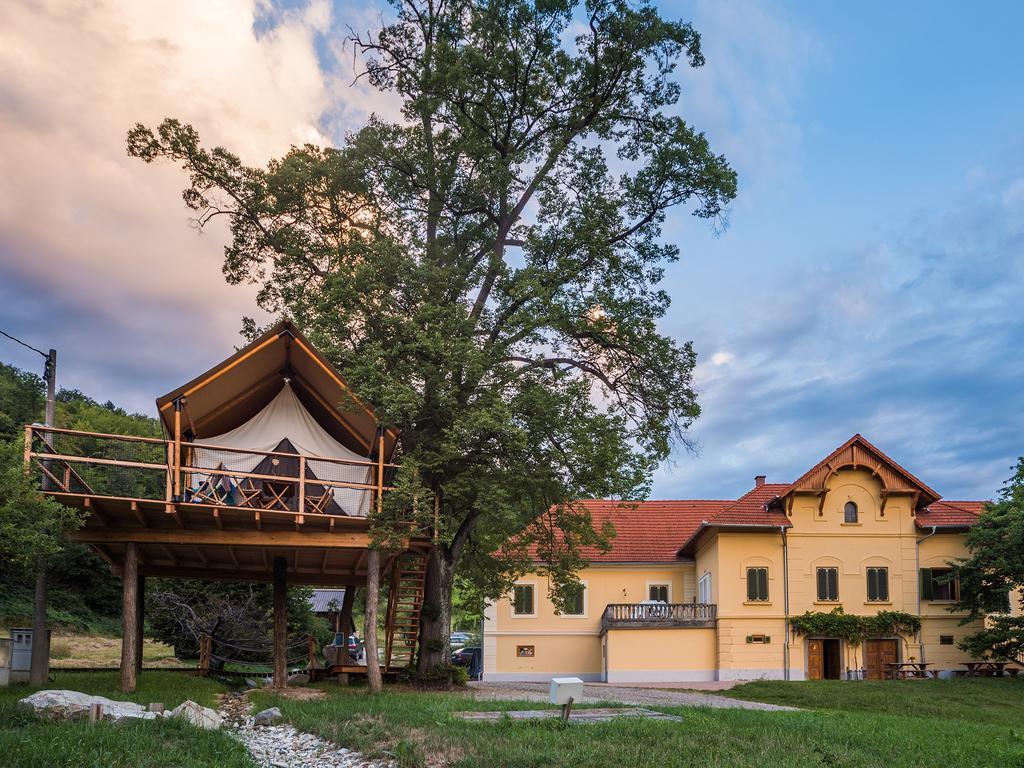 Luxury Vineyard Resort Chateau Ramsak Máribor Exterior foto